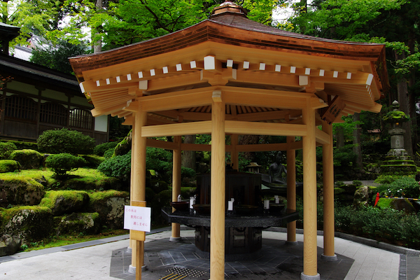 The Cradle of Zen: Eiheiji, the main temple of the Sōtō school of Zen ...