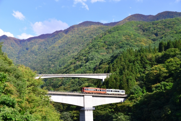 Ouchi-Juku A post town lined with thatched roofs remnant - Travel Concierge